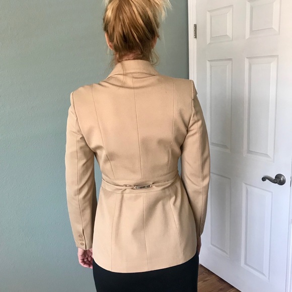 Vertigo Paris camel fitted blazer - Picture 3 of 6
